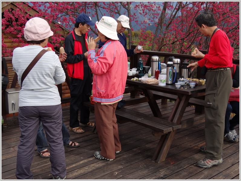 2012-02-06 16-09-19松林觀景台泡茶.JPG